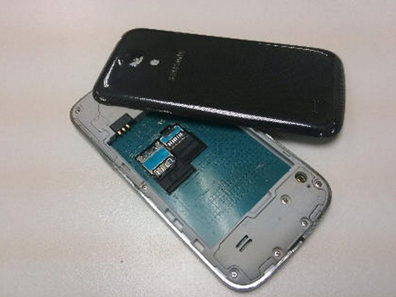 Samsung-Galaxy-S4-mini-03.jpg