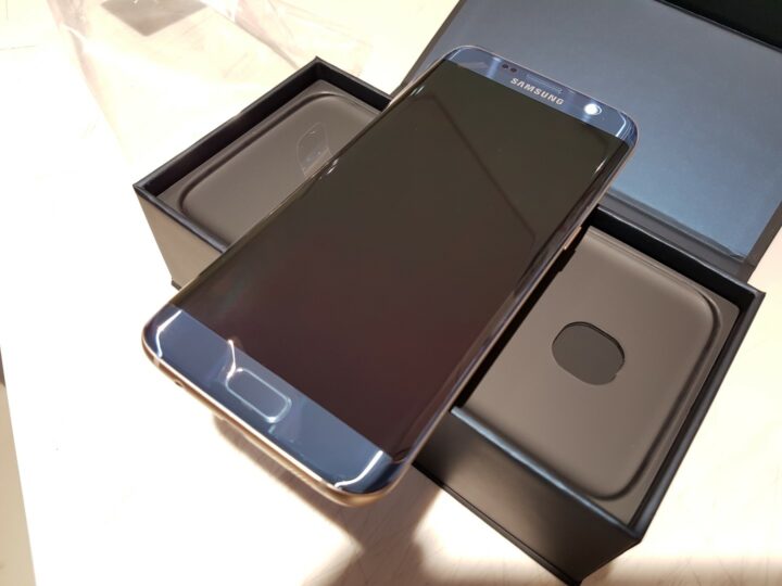 blue-coral-galaxy-s7-edge-unboxing-18