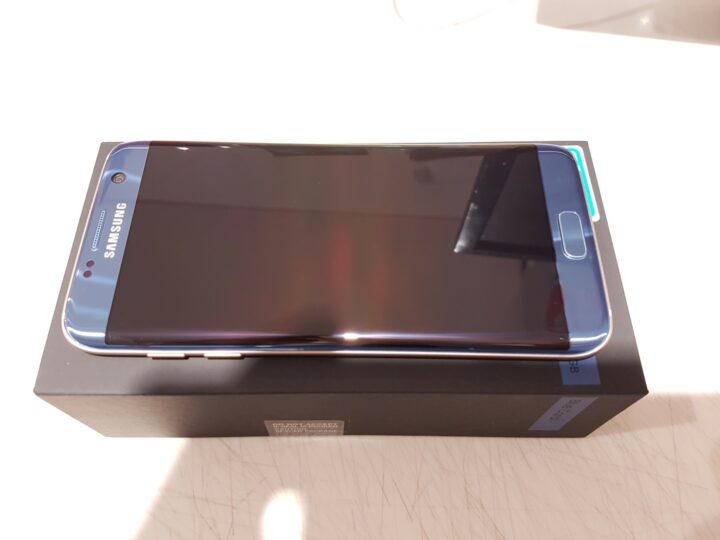 blue-coral-galaxy-s7-edge-unboxing-5
