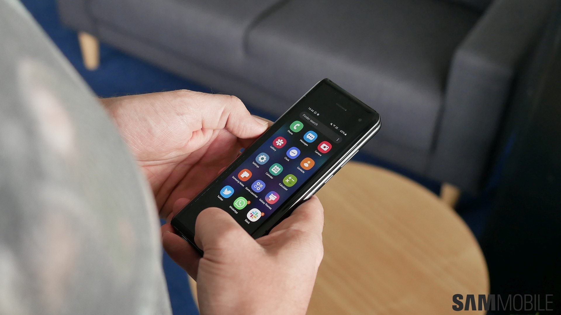 Galaxy Fold gets December 2021 security update in the US - Vimarsana News
