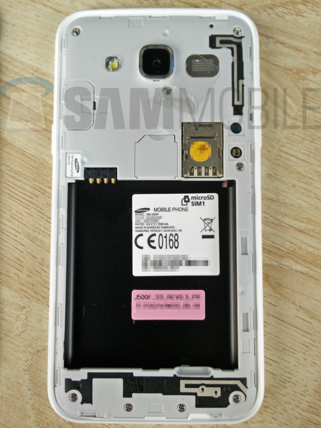 cartel Alegaciones leninismo Exclusive: Samsung Galaxy J5 live images and specifications - SamMobile -  SamMobile