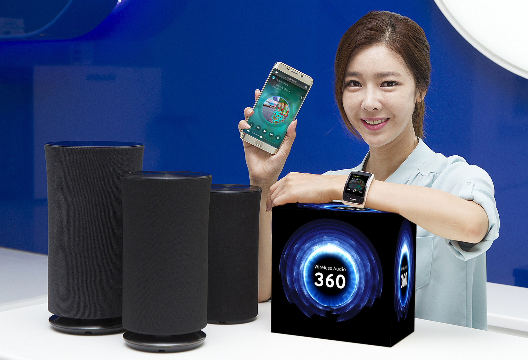 Музыкальная колонка самсунг. Wireless Speaker r1 колонка. Акустика r5 Samsung. Самсунг 360 колонка. Samsung колонка беспроводная.