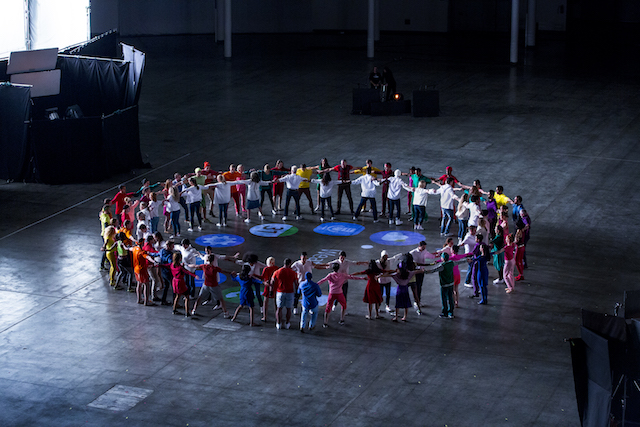 Samsung's meticulously choreographed video adequately personifies the ...