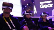 Galaxy S7 is compatible with existing Gear VR headsets