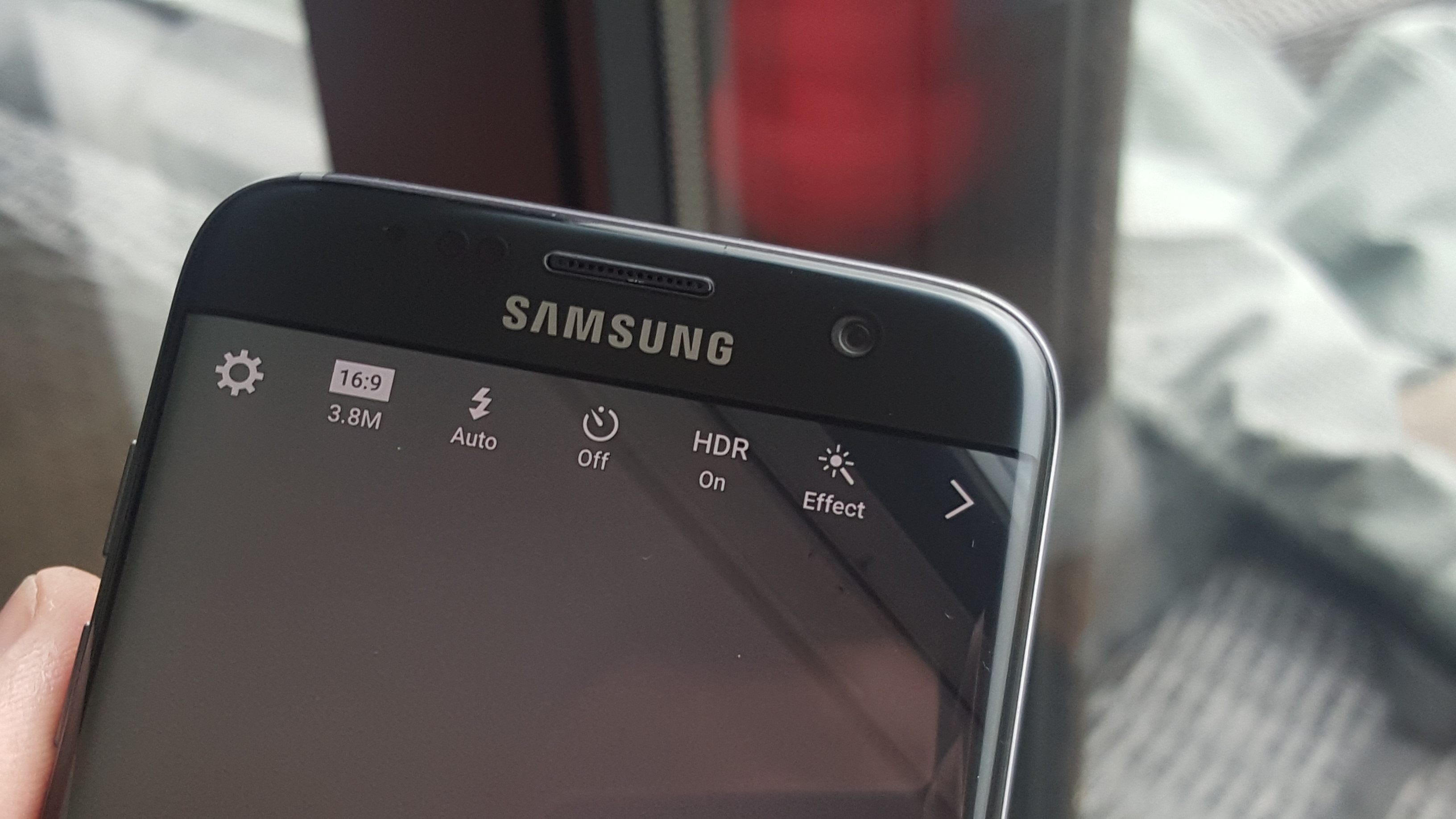 Geruïneerd wiel Tientallen Galaxy S7 and Galaxy S7 edge have a flash option for the front camera -  SamMobile - SamMobile