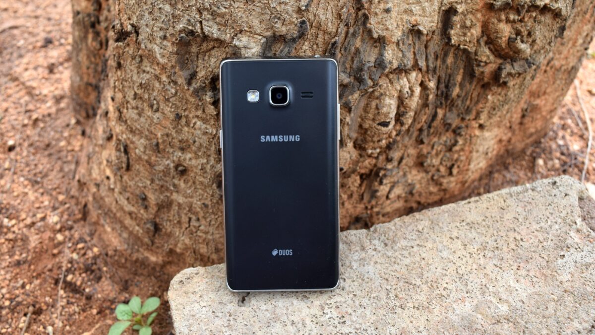 Leaked video offers a glimpse of the new Samsung Z2 Tizen smartphone SamMobile SamMobile