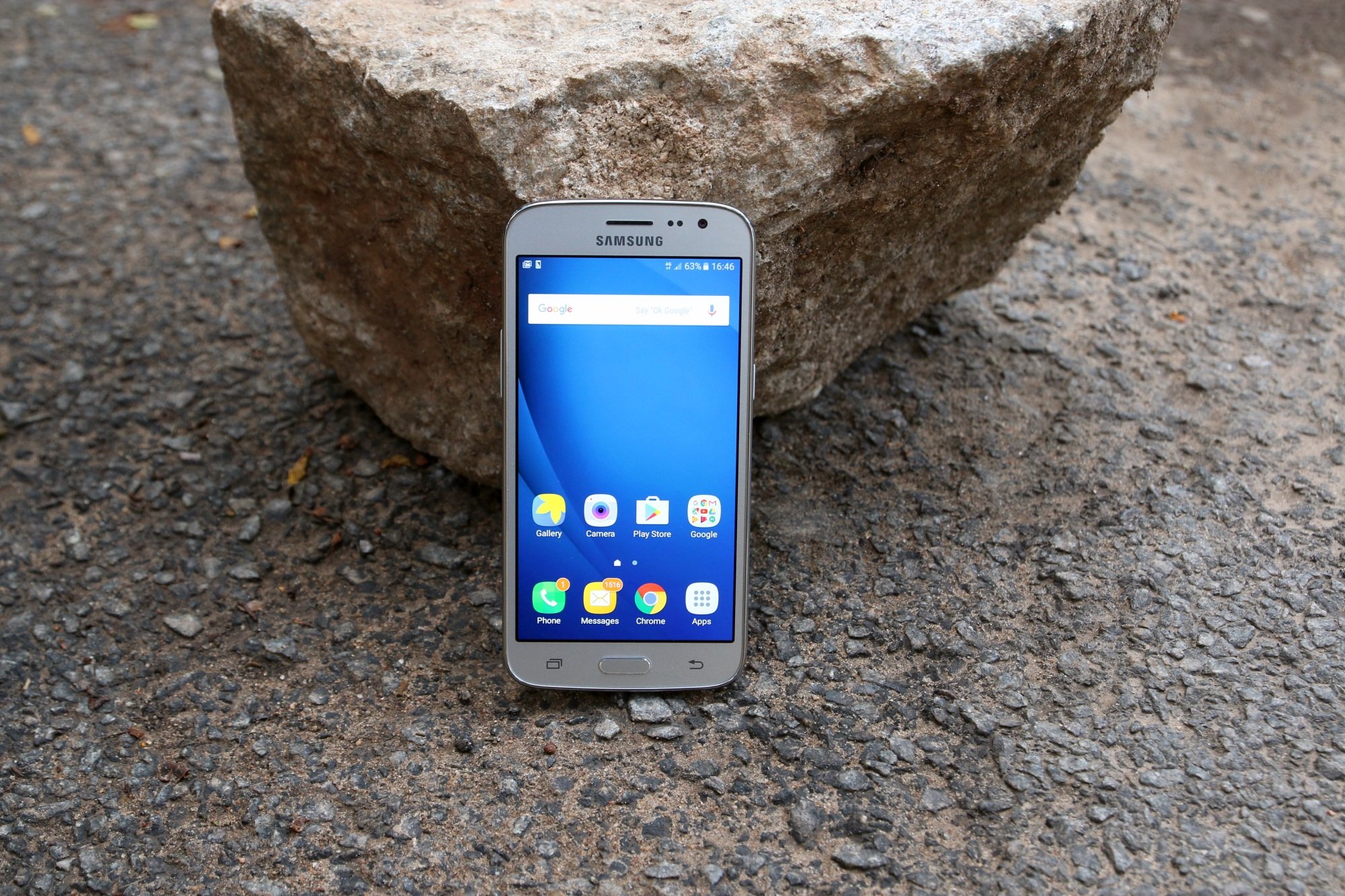 Samsung Galaxy J2 16 Review A Budget Phone That Fails On Multiple Fronts Sammobile Sammobile