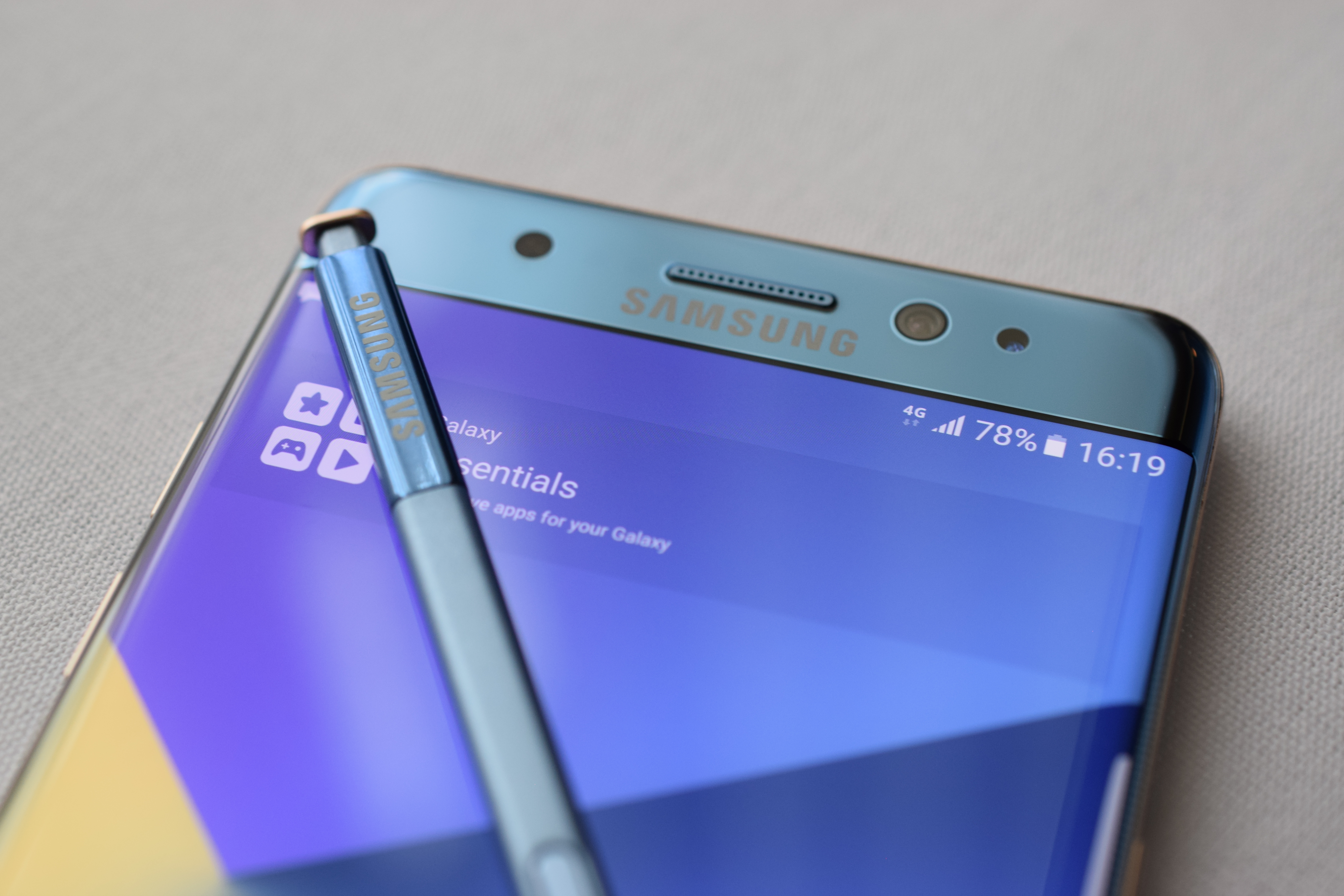 Note 12 золотой. Samsung Note 7. Galaxy Note 7 Blue Coral. Galaxy Note 7 Blue Coral al Sides. Samsung Galaxy Note 7 Startup.