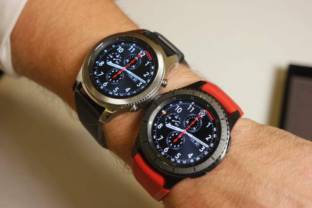 difference between gear s3 and frontier