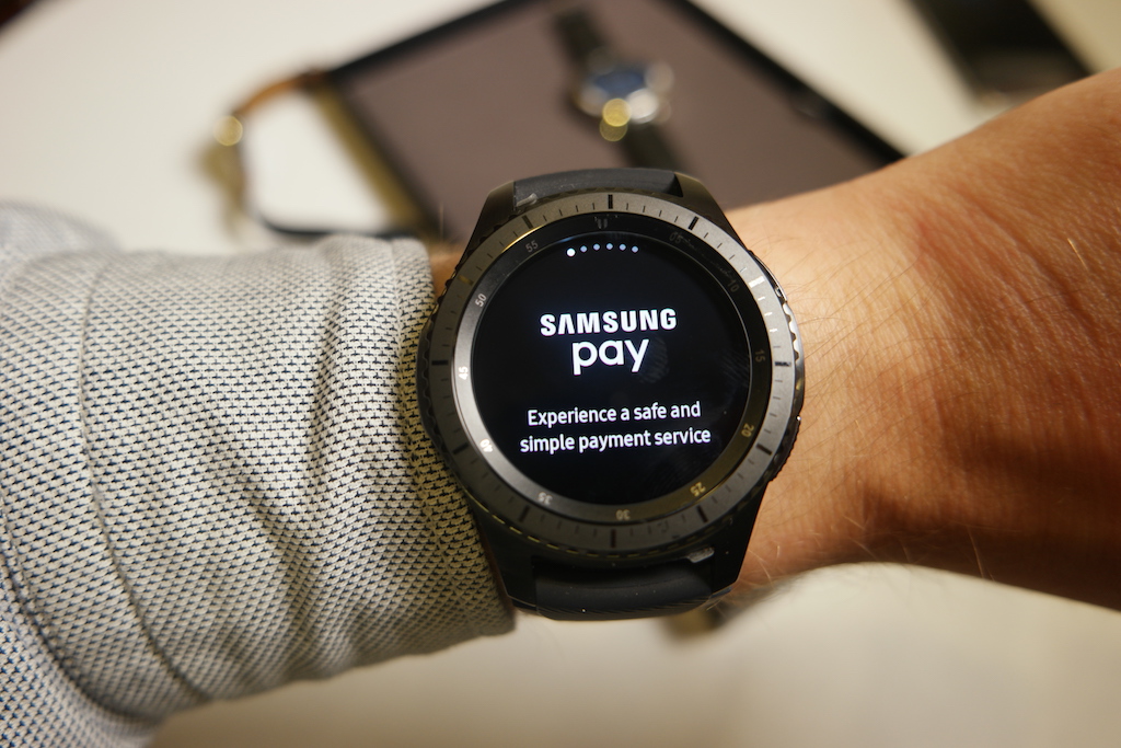 Samsung Pay on Gear S3 [Pictures 