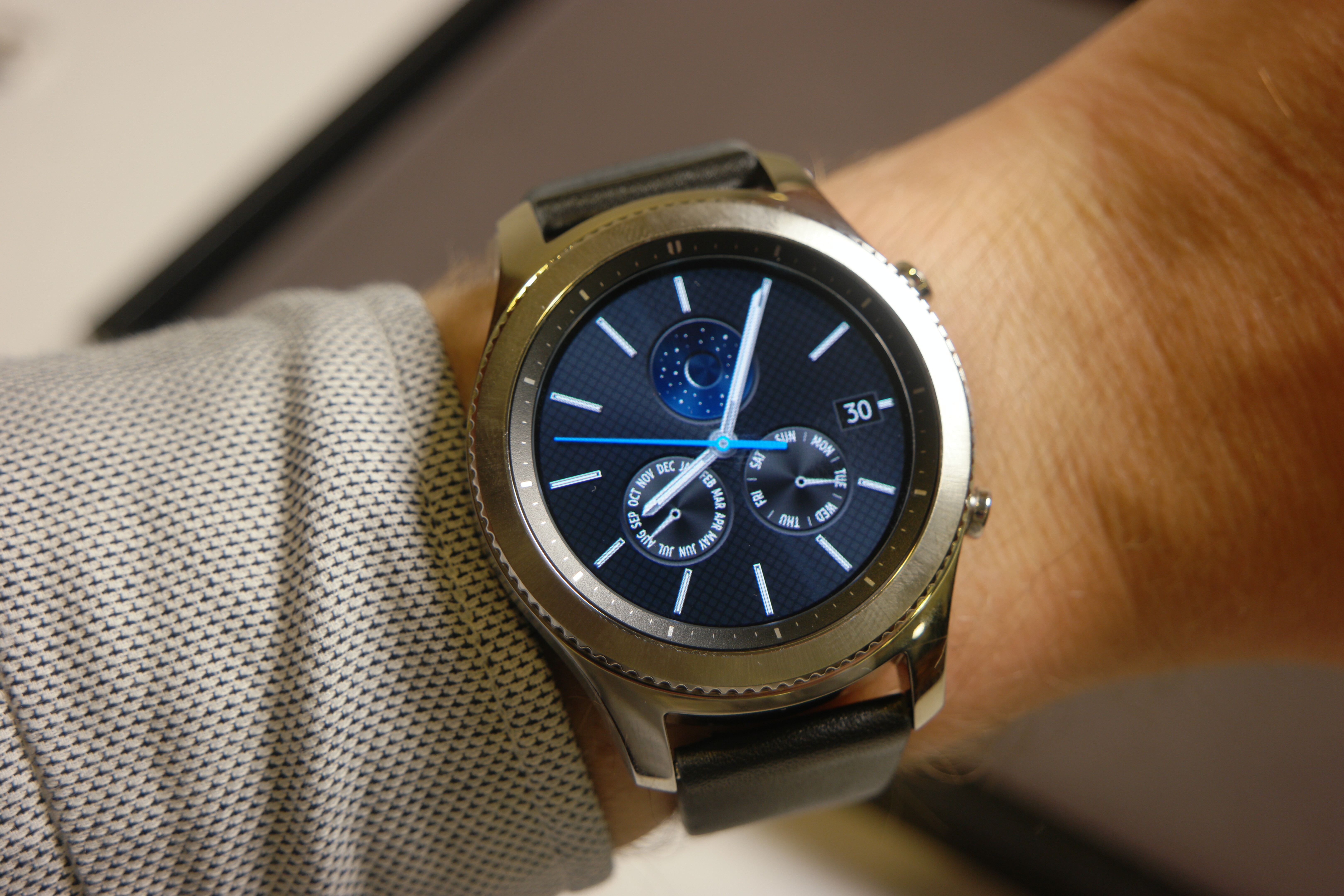 samsung gear s3 classic compatible with iphone