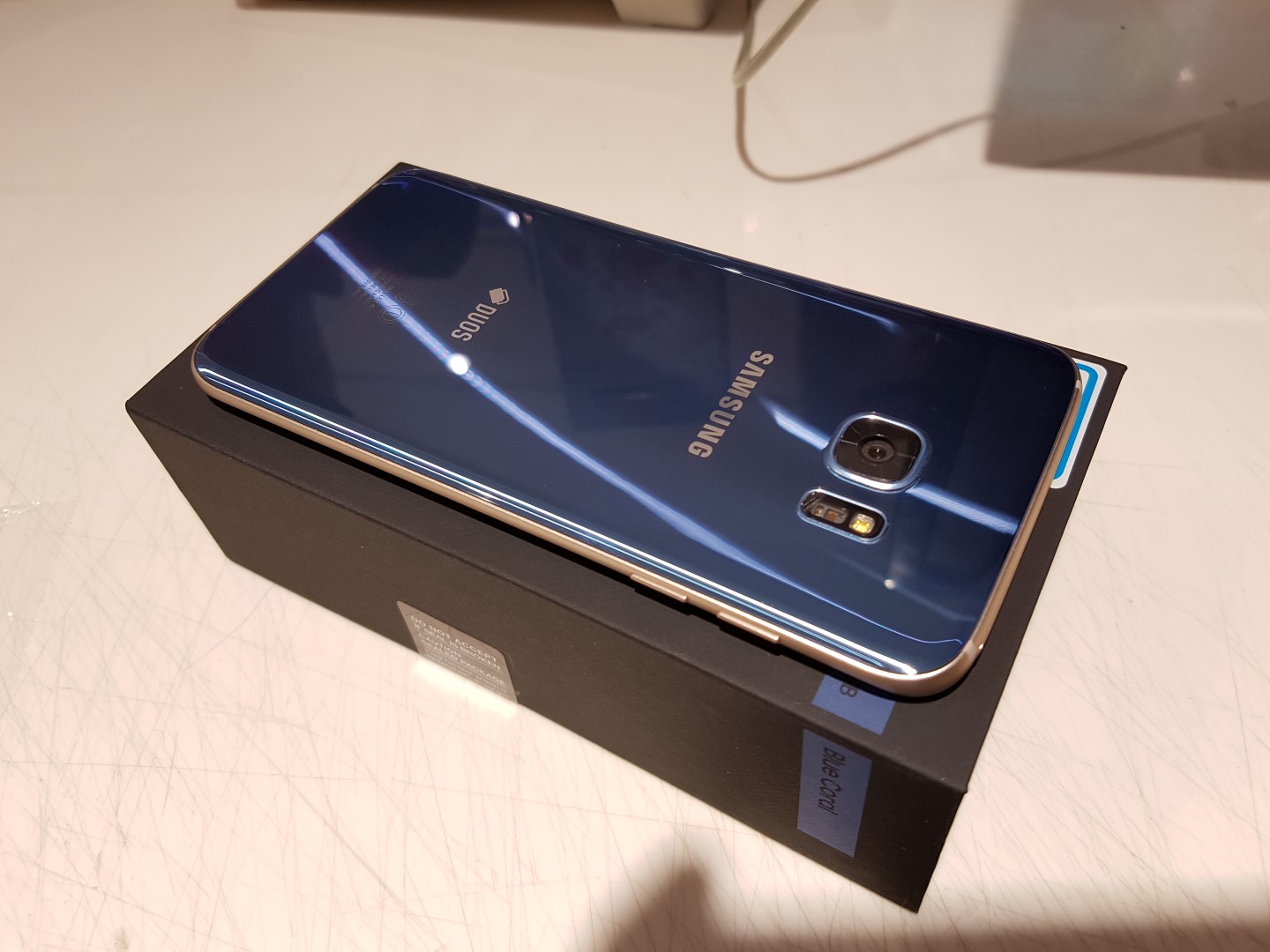 Check out these pictures of the Blue Coral Galaxy S7 edge ... - 1440 x 1080 jpeg 218kB