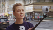 Casey Neistat teaches supermodel Karlie Kloss and you how to create content with Gear 360