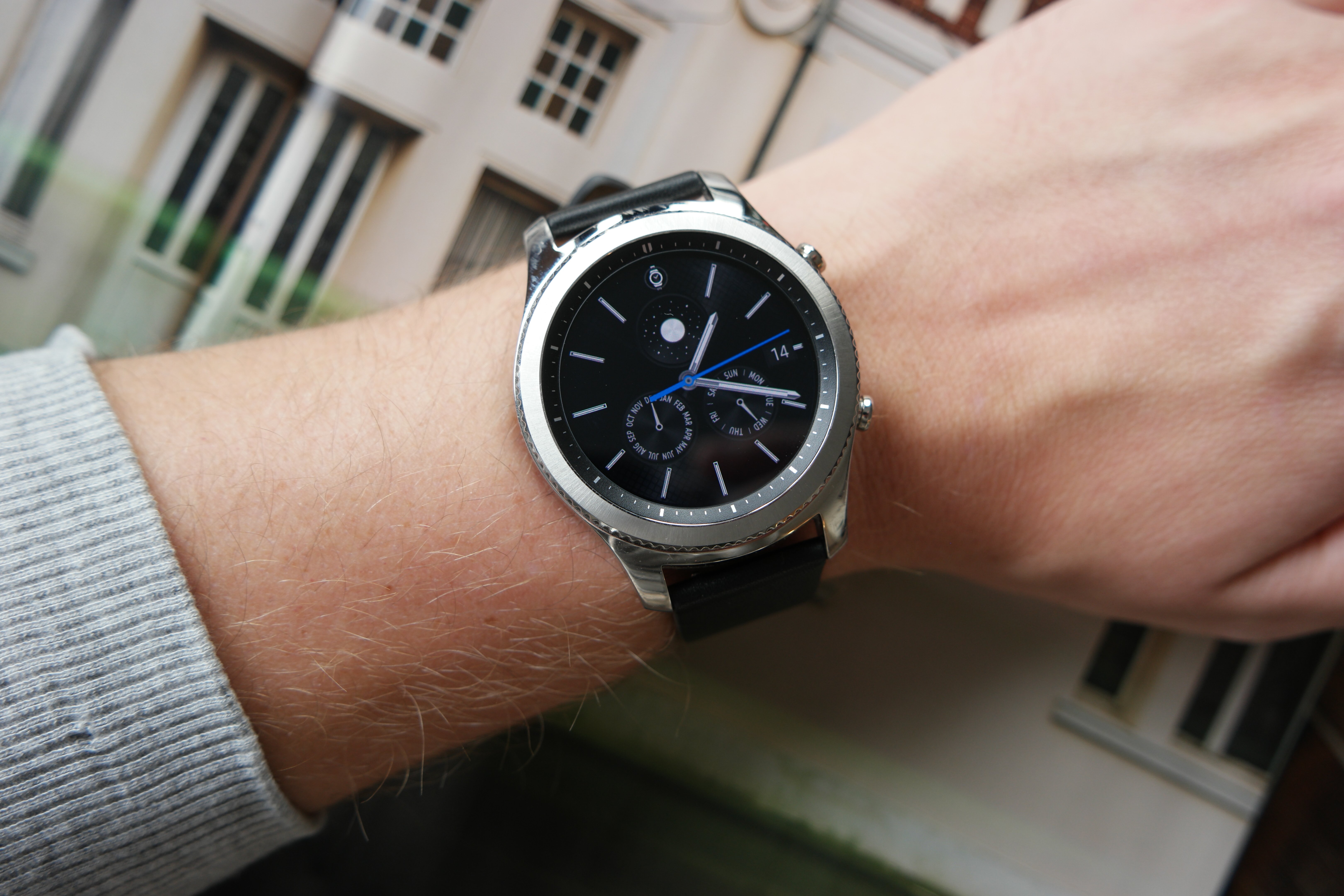 Bienvenido biografía enviar Samsung Gear S3 classic review: The smartwatch we've all been waiting for -  SamMobile - SamMobile