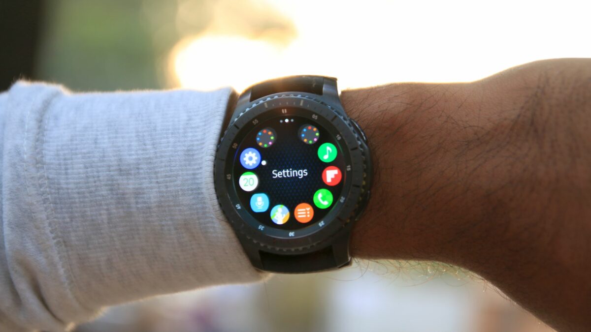 Gear S3 frontier for Verizon stops by 