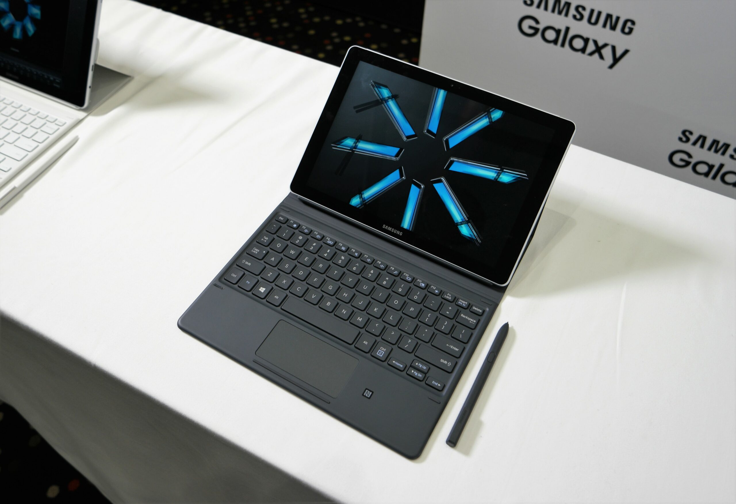 Samsung Galaxy TabPro S Gold Edition With 8GB RAM, 256GB SDD, and Windows  10 Launched