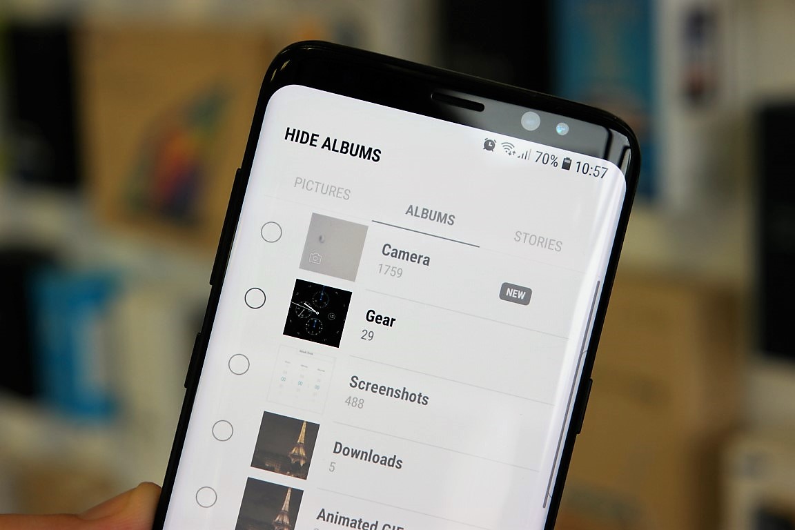 What's New With Android 8.0 Oreo Part 6: Hide albums in the gallery -  SamMobile