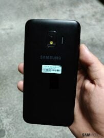 Exclusive: Pictures reveal Samsung's Android Go smartphone won't run stock Android