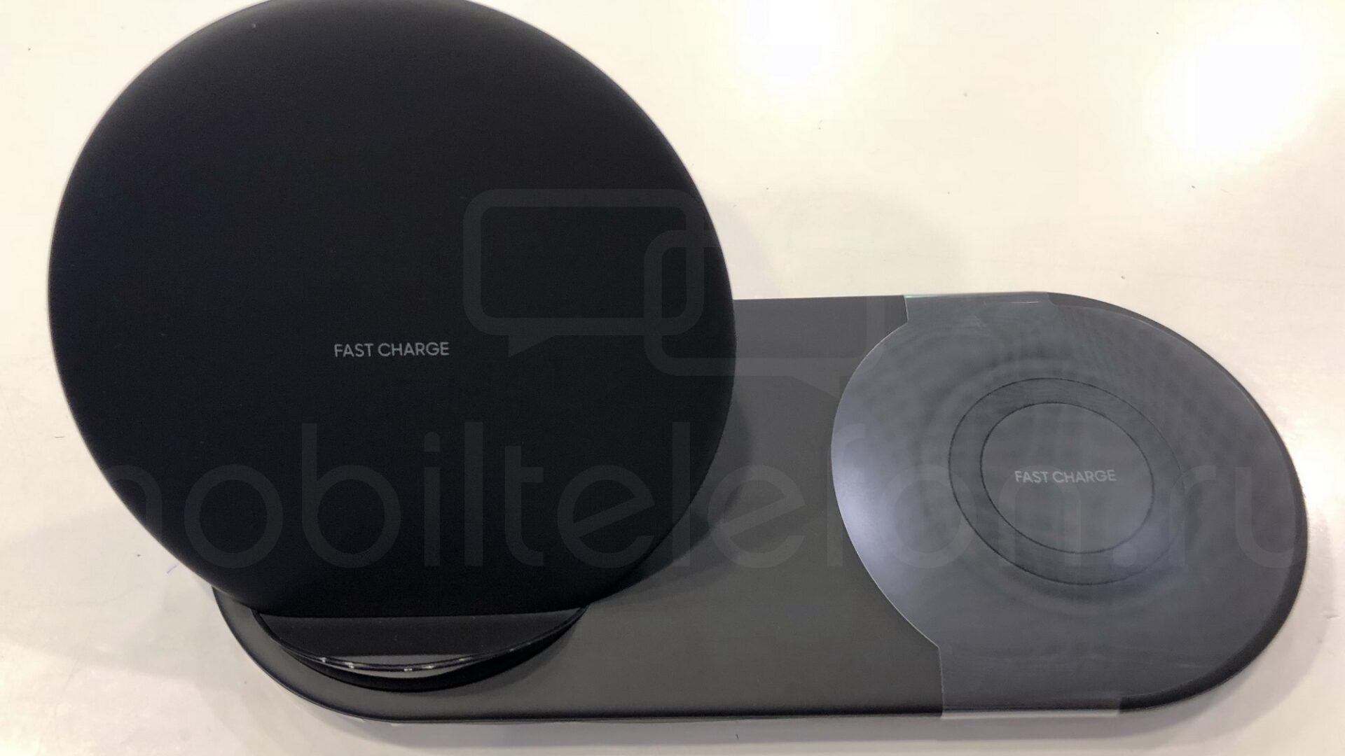 wireless-charger-duo-live-5