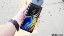 You can turn the Galaxy Note 9’s screen on without touching it