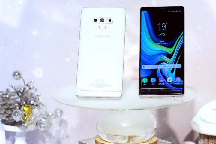 Galaxy Note 9 in white