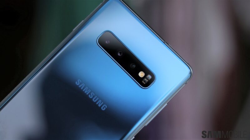 Samsung Galaxy S10 series gains Android 12 update in 2022