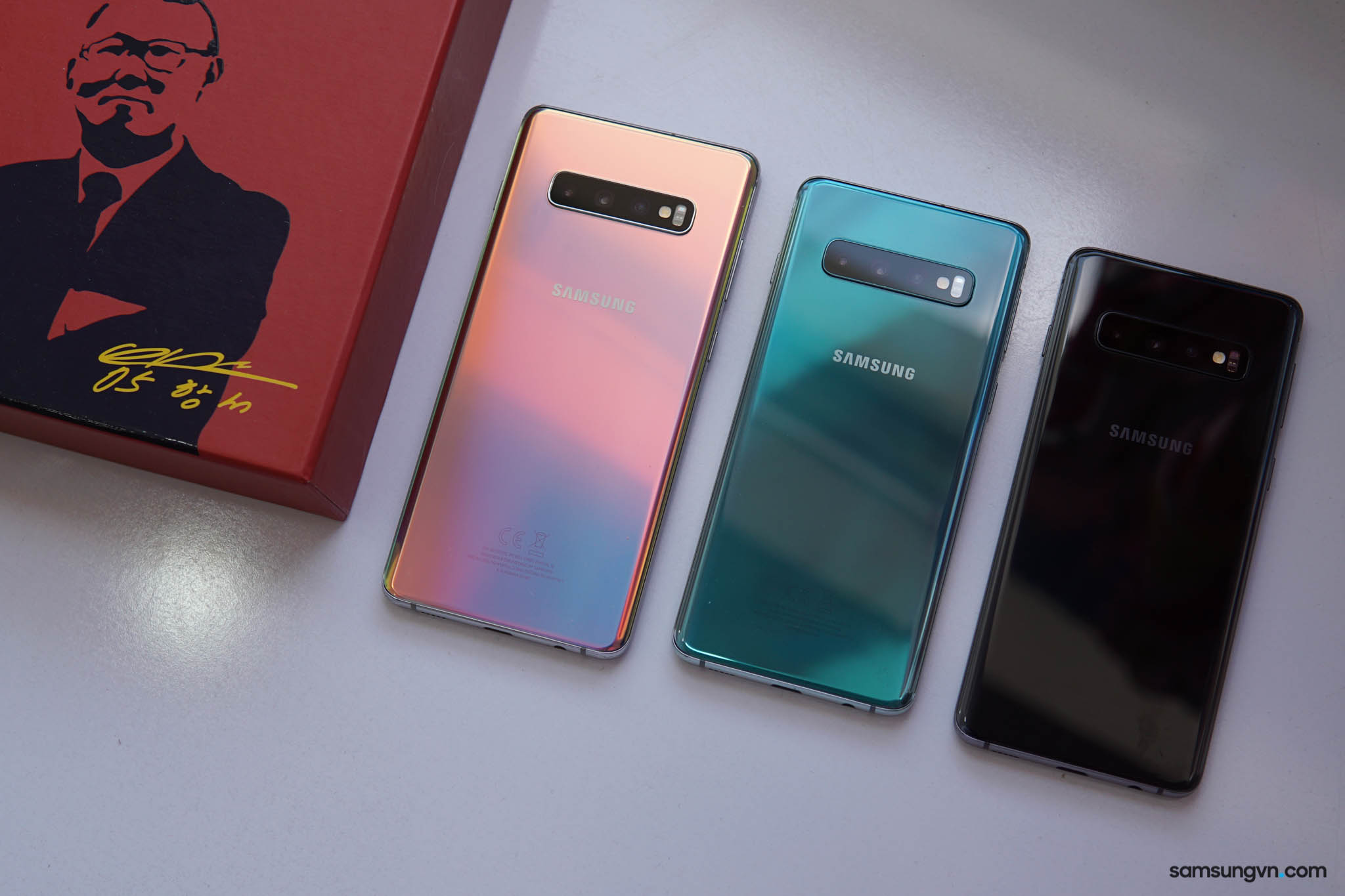 Купить самсунг с 10 плюс. Samsung Galaxy s10 Plus. Samsung s10 Plus Prism Silver. Samsung Galaxy s10+ цвета. Samsung Galaxy s10 цвета.