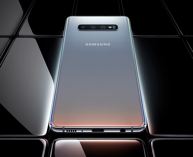 There's a Prism Silver Galaxy S10 that you can buy only in Hong 