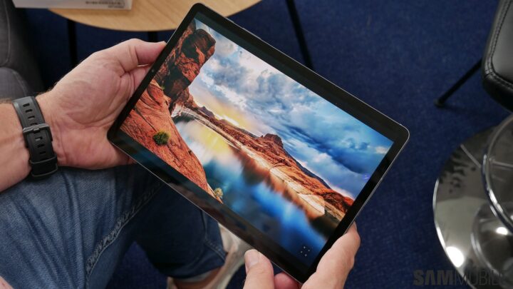 Exclusive Samsung S Next Flagship Tablets Have 12 4 And 11 Inch Displays Sammobile