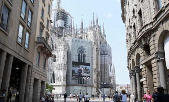 Samsung Digital Signage Milan Digital Fashion Week Duomo Cathedral