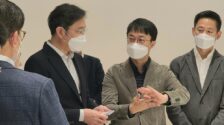 Was Samsung chief just caught with a stretchable smartphone prototype?