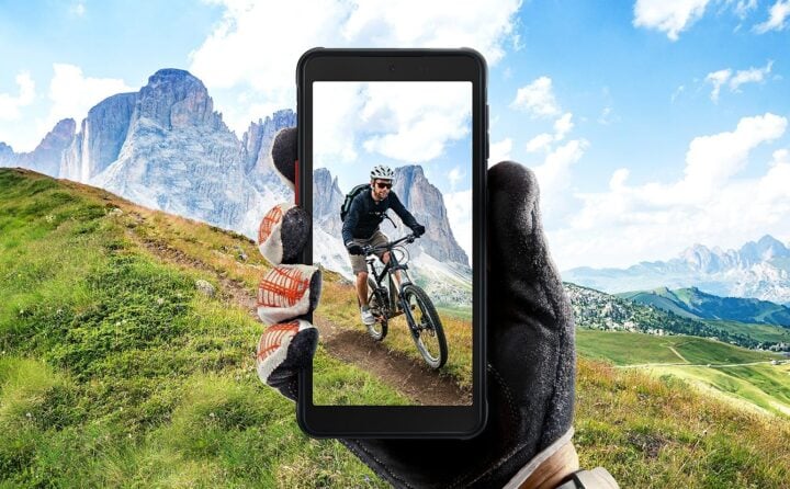Appaiono le prime immagini del Galaxy Xcover 7, che suggeriscono una batteria rimovibile dall’utente