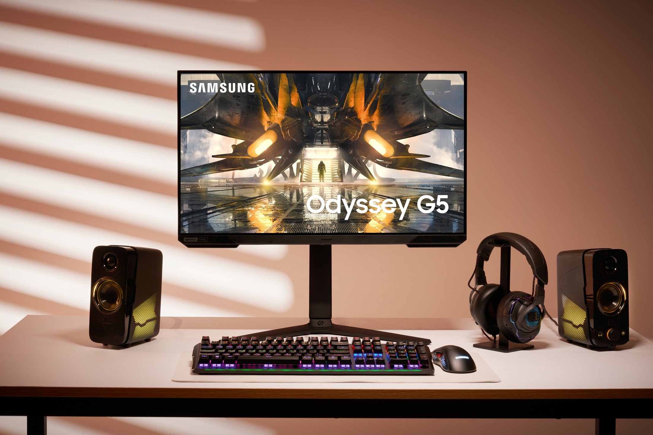 Samsung Odyssey G5 Gaming Monitor Desk