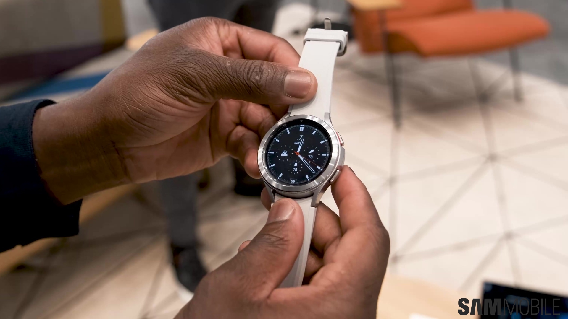 Samsung Galaxy Watch 6 Makes a Bold Return With Rotating Bezel - CNET