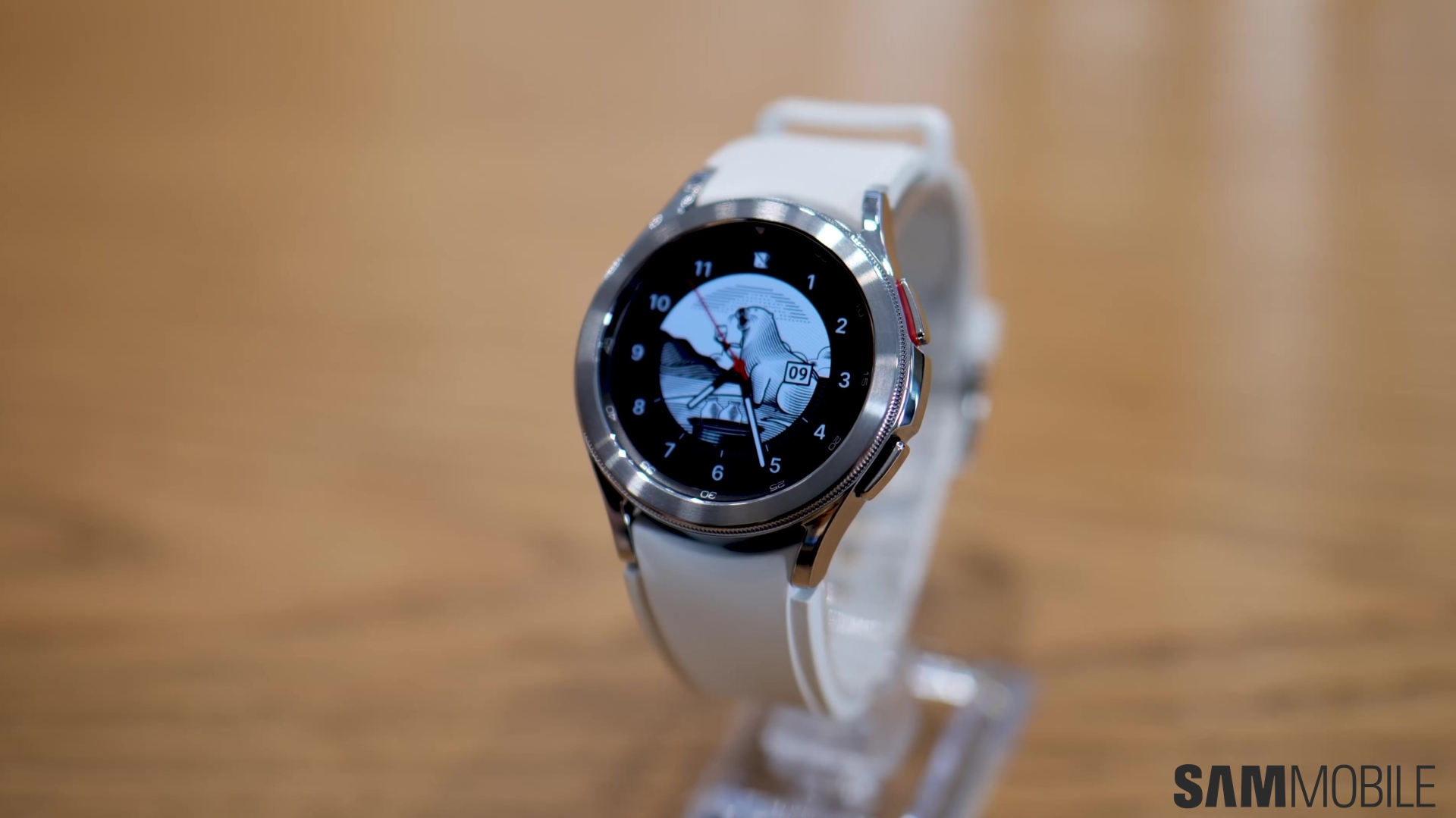 Благодаря этой выгодной сделке цена Galaxy Watch 4 Classic была снижена вдвое.