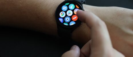 New Google Messages app rolling out to Galaxy Watch 4