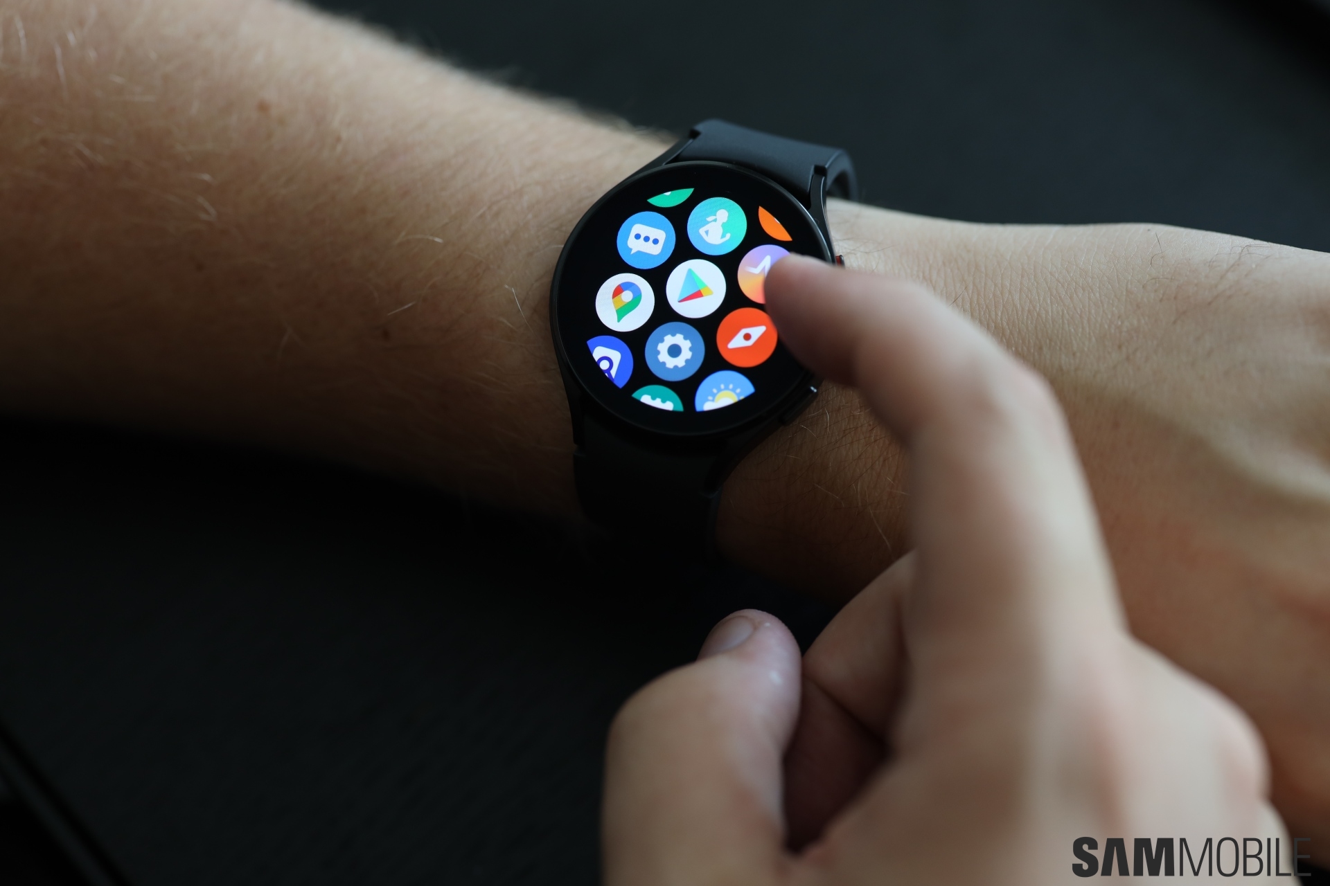 Galaxy Watch 4 gets the latest One UI Watch 5 update in the USA SamMobile