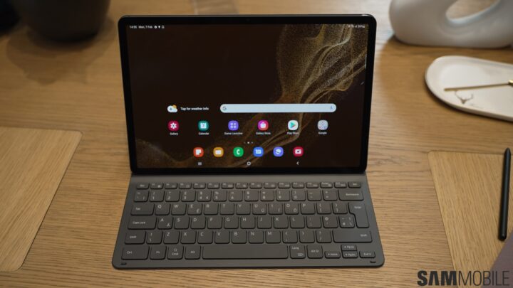 Samsung Galaxy Tab S9 Book Cover Keyboard Slim in Black
