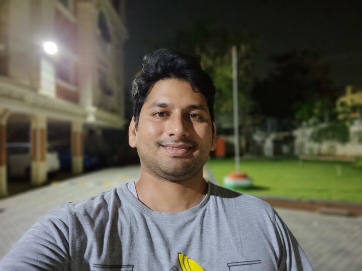 Samsung Galaxy S21+ Selfie Camera Sample Low-Light Portrait Mode
