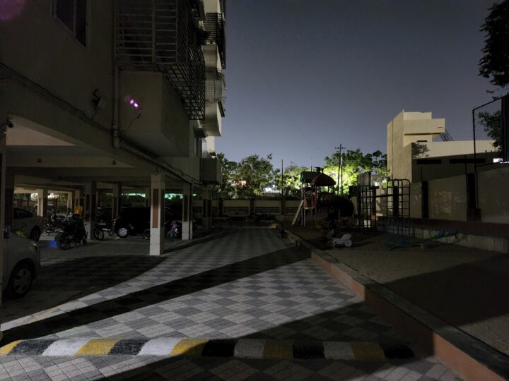 Samsung Galaxy S22+ Camera Sample Low-Light Photo Mode