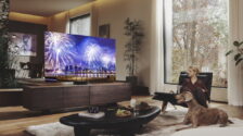 Buy a Samsung TV in India and get a Galaxy S22 Ultra for free