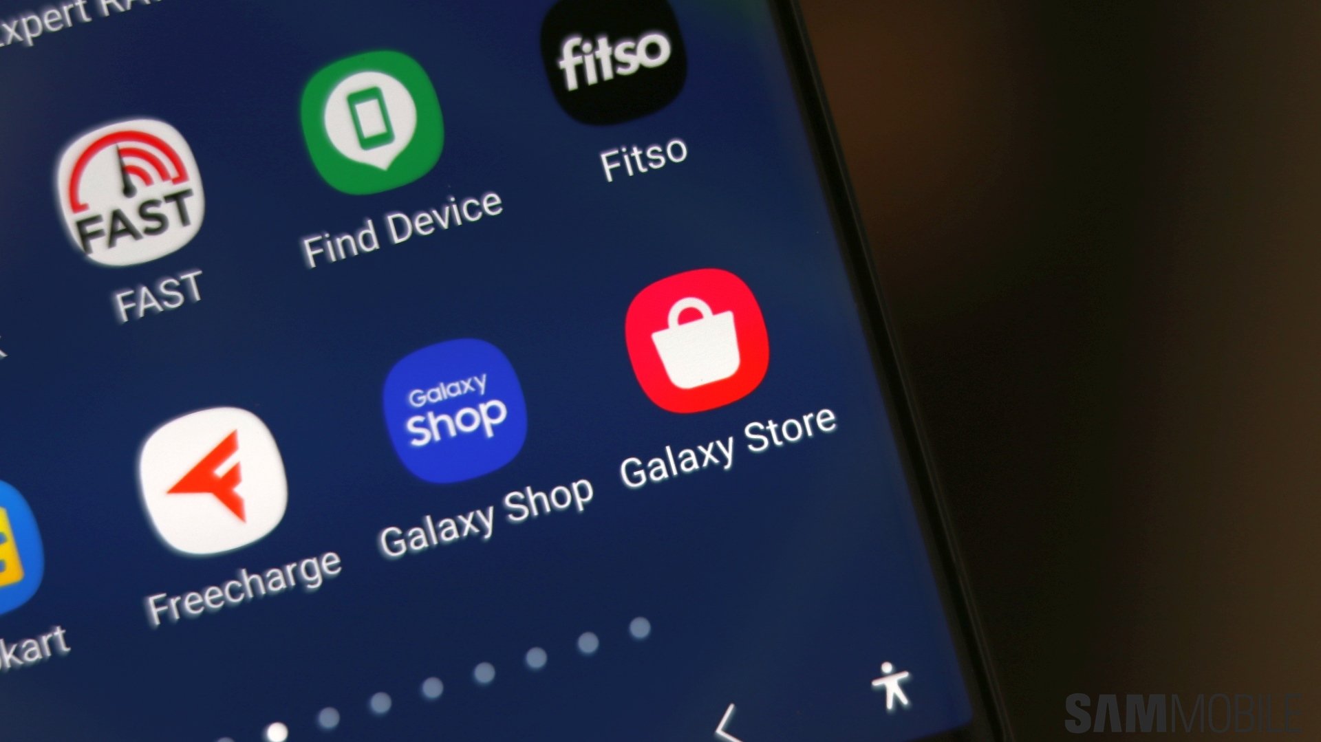 how to update apps from the galaxy store and play store on your galaxy  phone