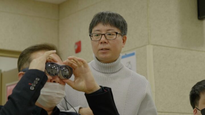 Samsung distribuye gafas Relumino gratis a personas con discapacidad visual en Corea