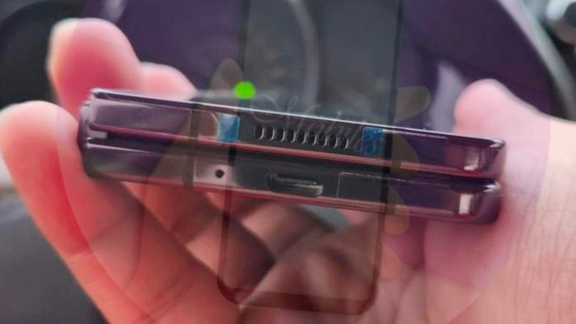 Samsung Galaxy Z Flip 5 Dummy Unit Hands-on Video Leaked Online; Suggests  Hinge Gap