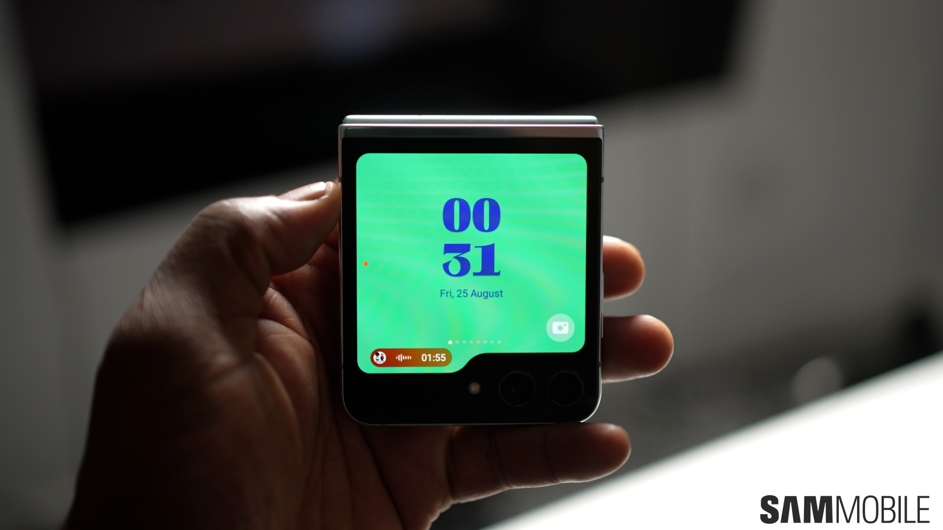 galaxy z flip 5 review cover display