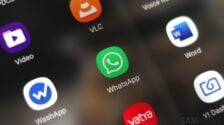 New WhatsApp beta brings new menu to switch between voice and video messages