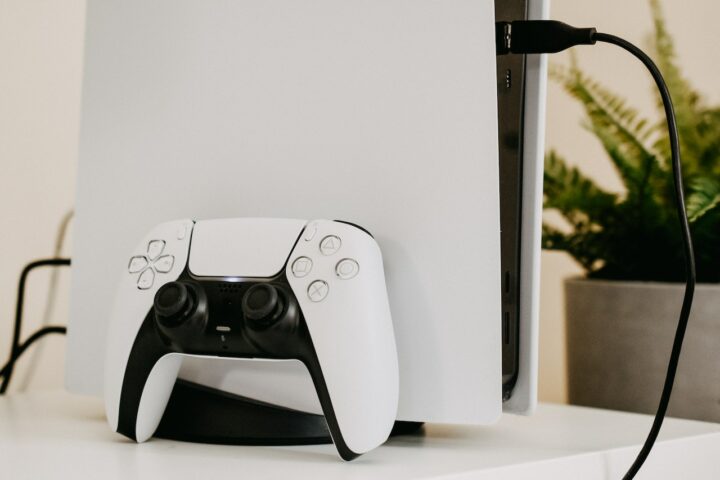 ソニーのハッキングがエスカレートする中、人々はPlayStationアカウントを削除しようと争う