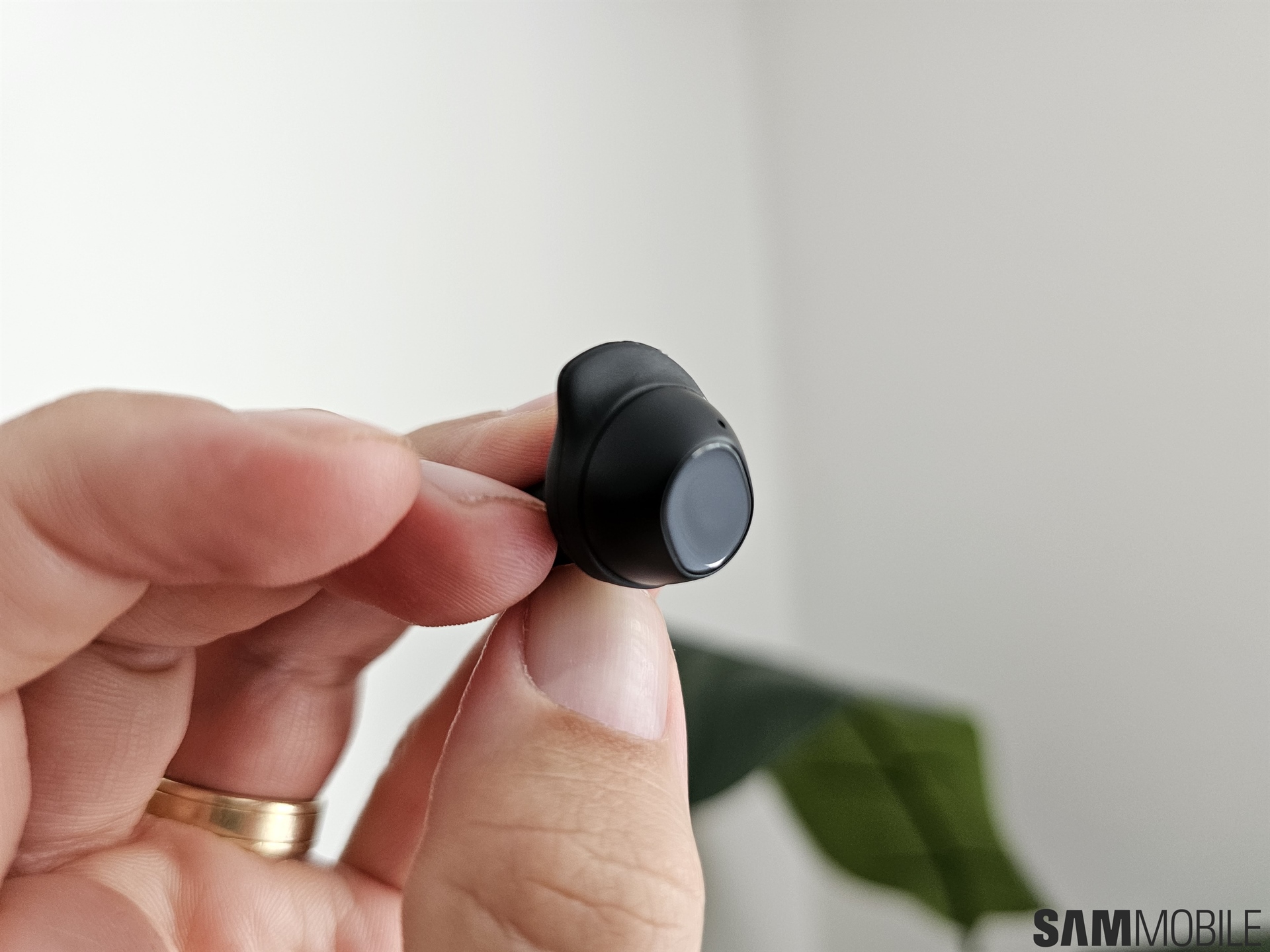 Samsung Galaxy Buds FE review: Better than the sum of its parts - SamMobile