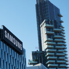 Top-level visits underway as Samsung seeks turnaround in China