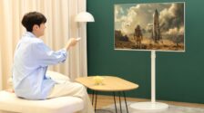 Samsung launches a moving stand for its 43-inch monitors